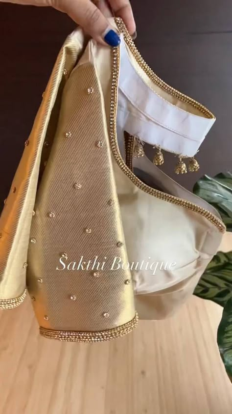 Embroided Blouse Design, Blouse Boutique Design, Simple Gold Work Blouse Designs, Working Blouse Designs, Simple Designs For Blouse Work, Sari Work Blouse Designs, Simple Mirror Work Saree Blouse, Simple Work On Blouse Designs, Simple Gold Blouse Designs