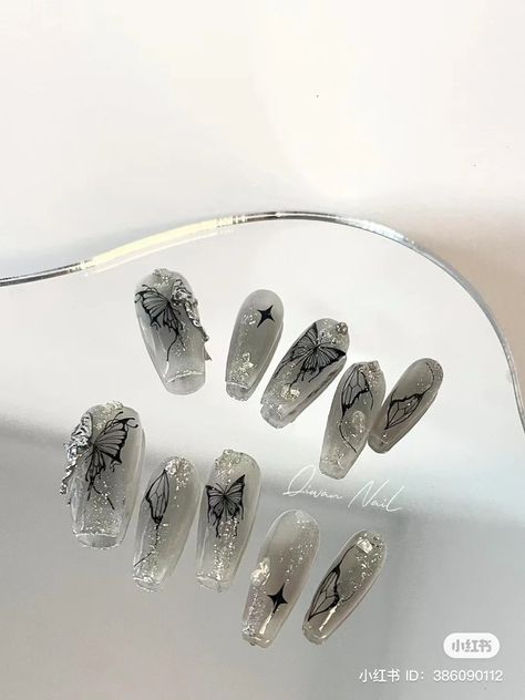 Black And White Nail Designs Aesthetic, Grey Douyin Nails, Nail Y2k Designs, 2yk Nails, Trendy Nails Black And White, Summer 2023 Nail Trends, Rave Nails, 2023 Nail, Asian Nails