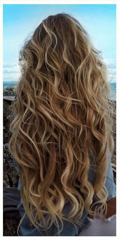 Beach Hair Color Blonde, Beach Haircuts For Long Hair, Sunkissed Hair Blonde, Long Wavy Beach Hair, Blonde Beach Hair, Beach Blonde Hair, Surf Hair, Ashley Ann, Vacation Hairstyles