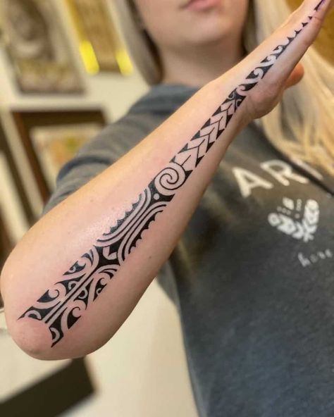 Maori Tattoo Frau, Polynesian Tattoo Meanings, Tato Maori, Tattoos With Deep Meaning, Polynesian Tattoos Women, Tattoo Samples, Polynesian Tattoo Designs, Maori Tattoo Designs, Polynesian Tattoos