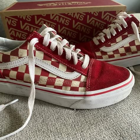 Vans Old Skool. Checkered red and white. US Women's size 5.5. Red Vans Aesthetic, Vintage Vans Shoes, Vans Old Skool Aesthetic, Vans Red Shoes, Vans Shoes Aesthetic, Red Vans Outfit, Red Vans Shoes, Vans Shoes Old Skool, Aesthetic Vans