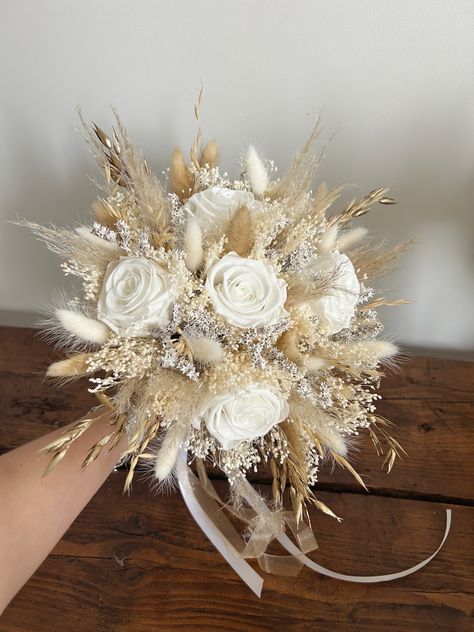 Simple Dried Flower Bouquet, White And Gold Wedding Bouquet, White Gold Bouquet, Champagne Bridal Bouquet, Beige Bouquet, Engagement Bouquet, Champagne Wedding Flowers, Cream Bridal Bouquet, Engagement Flowers