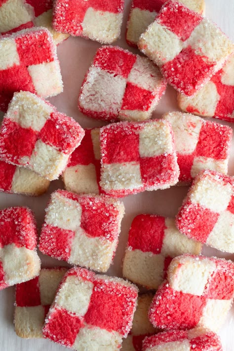 Checkered Sugar Cookies Checkered Cookies, Bone Apple Teeth, Red Velvet Crinkles, Chocolate Strawberry Cake, Irish Butter, Ginger Molasses Cookies, Buttercream Frosting Recipe, Pastry Tart, Crinkle Cookies