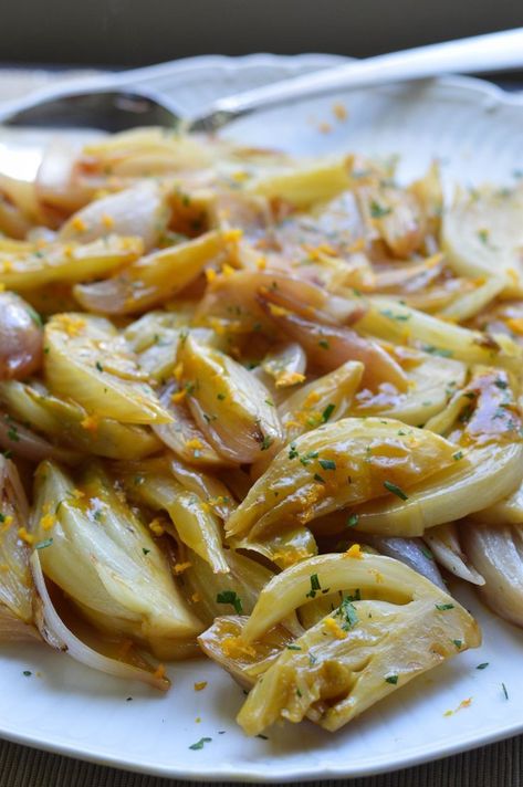 Braised Fennel and Shallots with Parsley and Orange Zest Braised Fennel, Shallot Recipes, Fennel Recipes, Winter Veggies, Cooking The Perfect Steak, Golden Beets, Side Dishes Salads, Fennel Salad, Juicy Steak