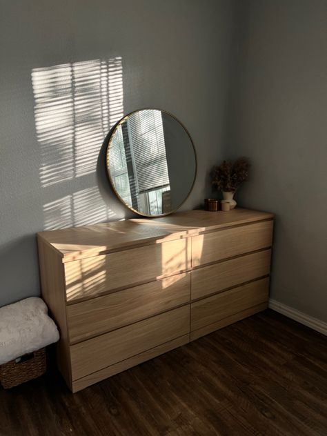 Malm Bedroom Ideas Oak, Malm Bedroom Ideas White Stained Oak, Light Brown Wood Bedroom Ideas, Malm Dresser Bedroom, Minimal Dresser Decor, Japandi Bedroom Dressers, Malm Light Oak Bedroom, Malm Dresser Oak, Home Night Aesthetic