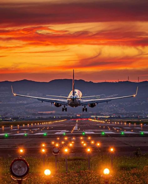 Jets Privés De Luxe, Kansas City International Airport, Klm Airlines, Jet Privé, Klm Royal Dutch Airlines, Airplane Wallpaper, Aviation World, Emirates Airline, Airplane Photography