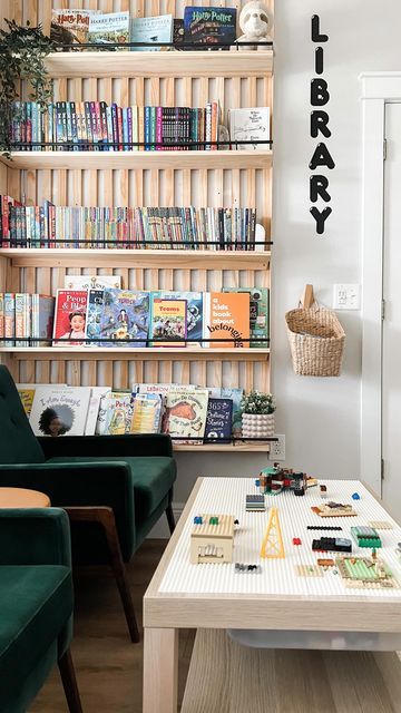 Playroom Dining Room Combo, Ikea Trofast Bins, Bookshelf Nook, Slat Wall Storage, Airbnb Inspiration, Table Lego, Lego Table Ikea, Ikea Coffee, Ikea Lack Coffee Table