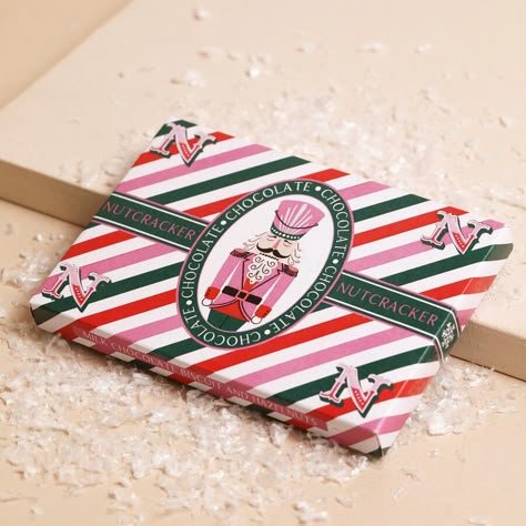 Christmas Chocolate Wrapping, Vintage Christmas Packaging, Pink Red White Christmas, Christmas Chocolate Packaging, Pink Box Packaging, Christmas Food Packaging, Christmas Box Packaging, Christmas Box Design, Candy Box Design