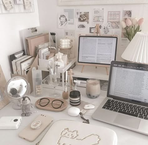 Neutral Stationary Aesthetic, Office Beige Aesthetic, Minimalist Aethstetic, Aestethic Desk Setup, Korean Aethstetic, Korean Style Room Decor, Aethstetic Stationary, Desk Setup Brown, Luvssoft White