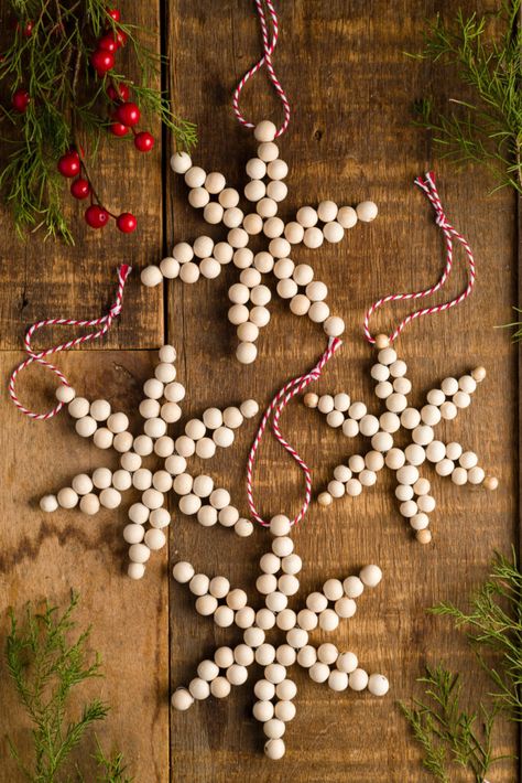 DIY Christmas Star Ornaments Diy Christmas Star, Beaded Christmas Decorations, Inexpensive Christmas, For School, Classroom Christmas, Star Ornaments, Diy Christmas Tree Ornaments, Christmas Ornament Wreath, Ornament Ideas