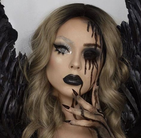 Dramatic Dark Eye Makeup, Half Halloween Face Makeup, Grim Reaper Makeup, Dark Halloween Makeup, Dark Angel Makeup, Angel Halloween Makeup, Dark Angel Halloween Costume, Demon Halloween Costume, Demon Makeup