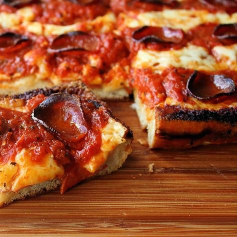 Detroit Style Pizza Recipe, Cafeteria Recipes, School Cafeteria Food, Detroit Style Pizza, Detroit Pizza, Pizza Stromboli, Cafeteria Food, Pizza Calzones, Recipes Pizza