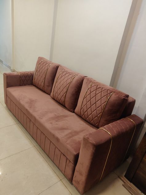 Normal Sofa Design, Akshay Khanna, Latest Sofa Set Designs, Sofa Couch Design, Coffee Table Design Modern, Single Door Design, Bed Headboard Design, Boss Chair, Wooden Sofa Set Designs