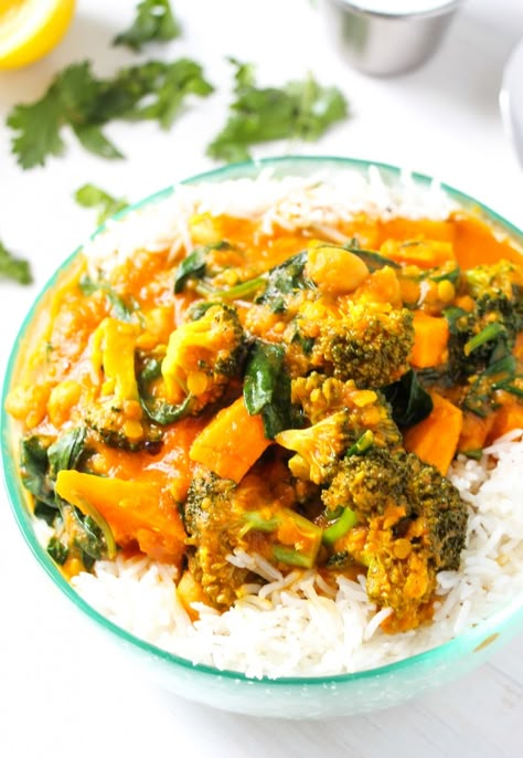 The Best Vegetable Curry Ever - Layers of Happiness Best Vegetable Curry, Vegetable Curry Recipes, Vegetarian Curry, Curry Dishes, Vegetable Curry, Vegetarian Cooking, Quinoa Salad, Meatless Meals, Vegetarian Meals