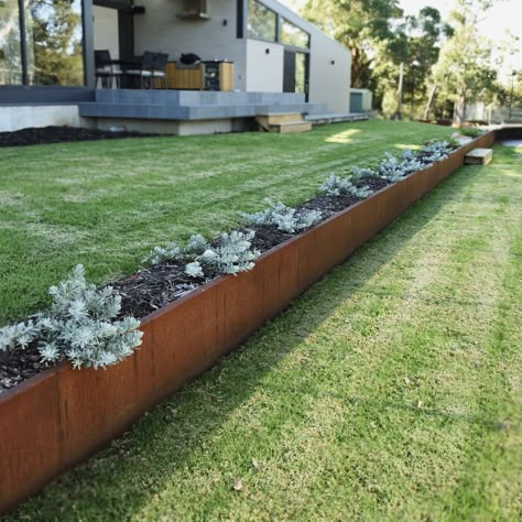 Beautiful Retaining Walls, Low Retaining Wall, Metal Retaining Wall Landscape, Metal Retaining Wall, Retaining Wall Garden Bed, Retaining Wall Planter Ideas, Planter Box Retaining Wall, Retaining Wall Planting, Short Retaining Wall Ideas