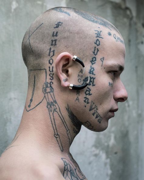 mAlAkAi (@houseofmalakai) • Instagram photos and videos Face Tats, Tattoo People, Head Tattoo, Face Tattoos, Head Tattoos, Face Tattoo, Shaved Head, Estilo Punk, Interesting Faces