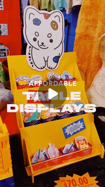 Ikea Vendor Display, Eye Catching Booth Display, Artist Alley Tip Jar, Artist Alley Display Diy, Diy Print Display, Artist Alley Print Display, Art Alley Display, Diy Sticker Display Stand, Artist Alley Tips