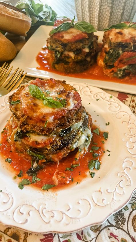 miciamammas on Instagram: So I’m a little obsessed with my air fry lately. I made these Air Fried Eggplant Napoleon’s layered with sauteed spinach and mozzarella… Eggplant Frico, Eggplant Napoleon Recipe, Eggplant Napoleon, Air Fried Eggplant, Napoleon Recipe, Eggplant Stacks, Air Fryer Eggplant, Aubergine Recipes, Spinach And Mozzarella