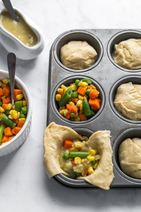 Mini Vegan Vegetable Pot Pie Recipe | World of Vegan Vegan Pot Pie Recipe, Vegan Pot Pie, Mini Pot Pies, Veggie Pot Pie, Vegetarian Pot Pie, Vegan Pot Pies, Vegetarian Thanksgiving, Pot Pie Recipe, Vegan Main Dishes