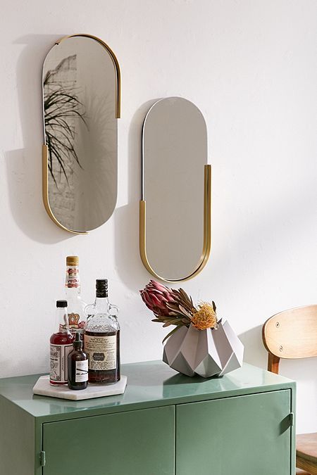 Pill Mirror Set Bathroom Small Apartment, Pill Mirror, Scandinavian Mirror, Rustic Style Decor, Rustic Chic Decor, Living Room Color Schemes, Room Color Schemes, Scandinavian Interior Design, House Wall