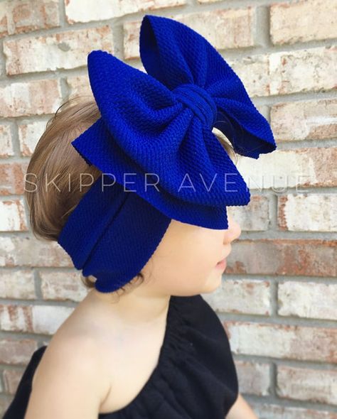 Hair Bands Styles, Baby Hair Bows Headbands, Headbands For Short Hair, Girls Knee High Socks, Big Bow Headband, Head Wrap Styles, Bow Headbands, Bow Hairstyle, Bow Headband Hairstyles