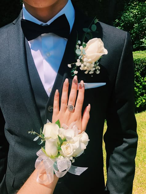 Corsage And Boutonniere Black Dress, White Boutonniere And Corsage Prom, Corsage Ideas For Black Dress, Flowers For Black Dress Prom, Corsage Prom Black Dress, Black Prom Dress Corsage, Black And White Corsage And Boutonniere, Black Dress Corsage, Corsage Prom Black