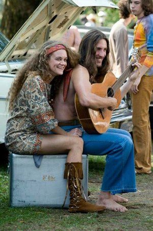 Festival Fashion 2019: August Marks 50 Years Since Woodstock, Here Is How Festival Fashion Looked Then And Now — SARAROSE 1969 Woodstock, Peace Movement, Woodstock Hippies, 1960s Hippie, Woodstock Music, Woodstock 1969, Moda Hippie, Hippie Party, Hippie Lifestyle