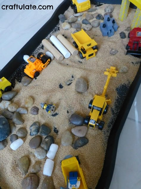 Construction Site Sensory Play Tuff Tray Ideas, Construction Play, Construction Activities, Construction Area, Sensory Boxes, Tuff Tray, Construction Theme, Sensory Table, Tray Ideas