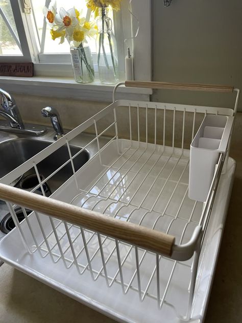 Drying Rack Kitchen Ideas, Dish Drying Rack Next To Sink, Neutral Kitchen Towels, Kitchen Dish Rack Ideas, Hidden Dish Drying Rack Ideas, Dish Drying Rack Space Saving, Kitchen Drying Rack Ideas, Dish Drainer Ideas Drying Racks, Dish Drainer Ideas