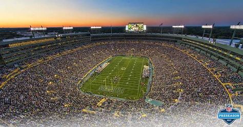 Green Bay Packers Stadium, Stadium Wallpaper, Field Wallpaper, Nfl Stadiums, Lambeau Field, Animal Print Wallpaper, Free Backgrounds, Ancient Buildings, Vibes Wallpaper