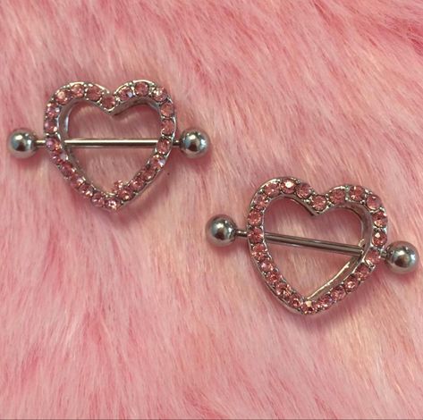 Heart Piercing, Belly Piercing Jewelry, Cute Ear Piercings, Cool Piercings, Piercing Inspo, Piercings Unique, Cute Piercings, Jewelry Piercing, Belly Jewelry