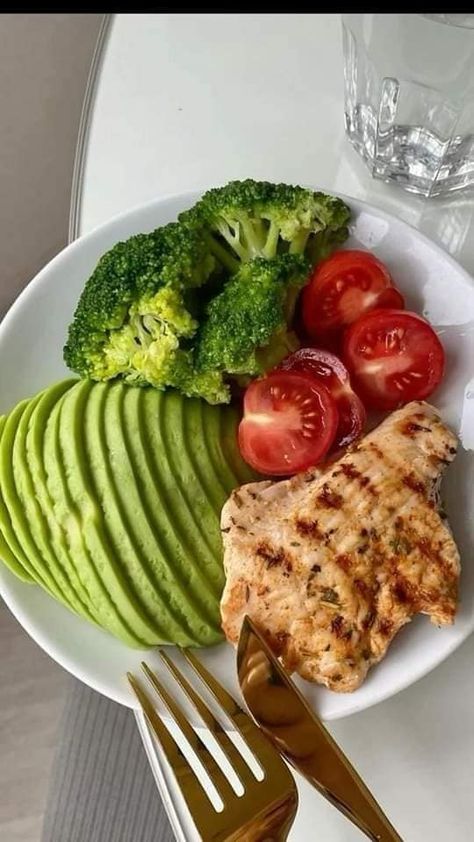 Healthy Food Menu, Healthy Food Inspiration, Whole Food Diet, Recipes Yummy, Healthy Food Dishes, Healthy Lifestyle Food, Healthy Food Motivation, Balanced Meals, Idee Pasto Sano