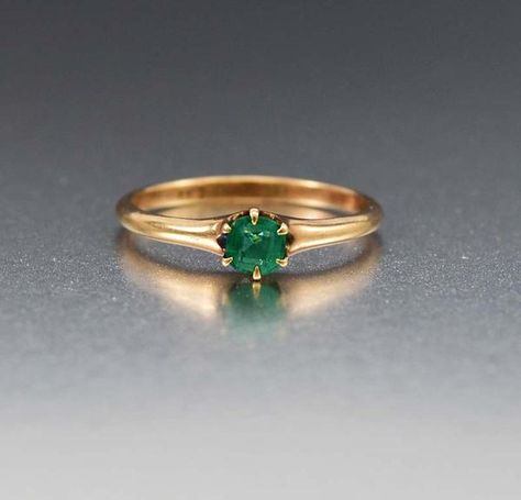 Latest Gold Ring Designs, Gold Jewelry Prom, Jewelry Necklace Simple, Antique Jewellery Online, Gold Earrings Models, Emerald Ring Engagement Diamond, Engagement Rings Couple, Beautiful Gold Necklaces, Gold Necklace Indian Bridal Jewelry