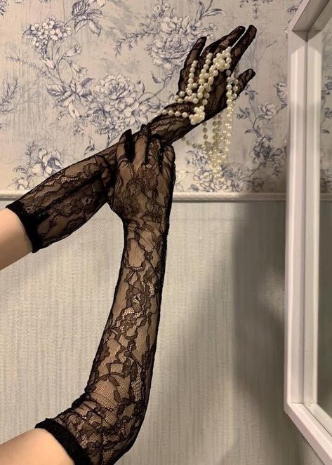 Long Black Silk Gloves, Vintage Lace Gloves, Black Lace Gloves Aesthetic, Fashion Gloves Haute Couture, Black Lace Outfit Aesthetic, Black Lace Gloves Outfit, Silk Gloves Aesthetic, Black Lace Aesthetic, Lace Gloves Aesthetic