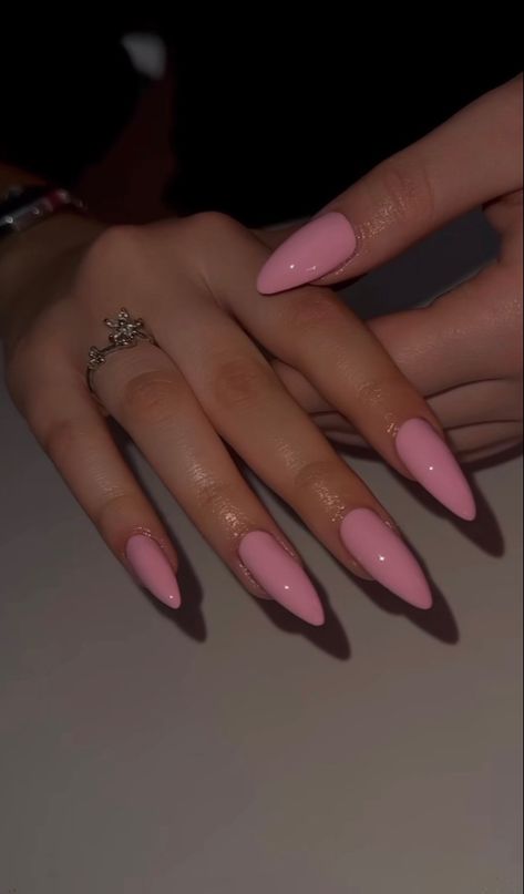 Stiletto Nails Medium, Simple Stiletto Nails, Milky Pink Nails, Unghie Sfumate, Milky Pink, Nagellack Trends, Milky Nails, Sassy Nails, Work Nails