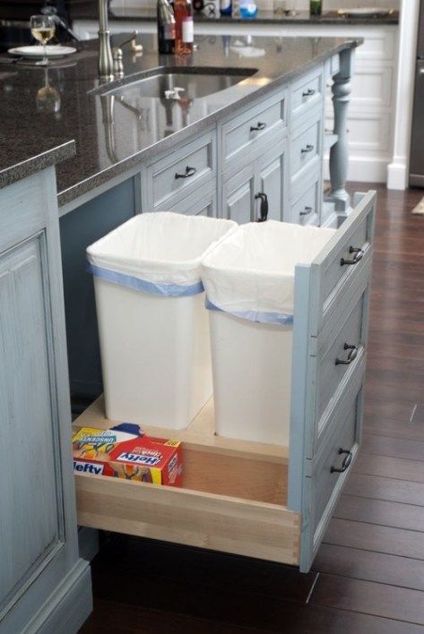 Drawer Diy, Organiser Cucina, Kitchen Design Pictures, Desain Pantry, White Kitchen Remodeling, Farmhouse Kitchen Remodel, Farmhouse Kitchen Cabinets, Kitchen Remodel Before And After, New Kitchen Cabinets