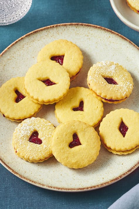 Cookies Cranberry, Potassium Recipes, Linzer Cookies Recipe, Low Potassium Recipes, Mini Cupcake Pan, Cranberry Jam, Christmas Cookies Recipes, Cheesecake In A Jar, Pinwheel Cookies