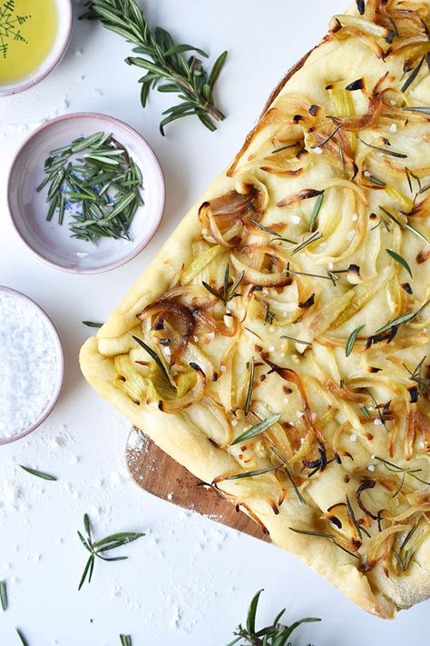 Onion Focaccia, Quick Banana Bread, Bakery Photography, Pizza Friday, Savory Bread Recipe, Focaccia Bread Recipe, Yorkshire Puddings, Bread Crackers, Savory Muffins