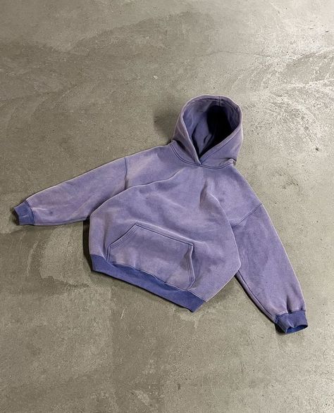 🇳🇴400 GSM @brokenoslo Sun Faded Hoodies Featuring a Cropped Oversized Drop Shoulder Fit 🍇 With a Unique Beautiful Vintage Wash ⛅️ #ClothingBrand #Fashion #Streetwear #Fashioninspo #SummerFashion #WinterFashion #FashionInspiration #OutfitIdeas #FashionStyle #FashionTrends #FashionAddict #Lookbook #NewArrivals #FashionDaily #WhatToWear Hoodie Design Inspiration, Wishlist Ideas, Hoodie Green, Out Outfits, Fashion Streetwear, Print Hoodie, Hoodie Design, Fashion Addict, Color Trends