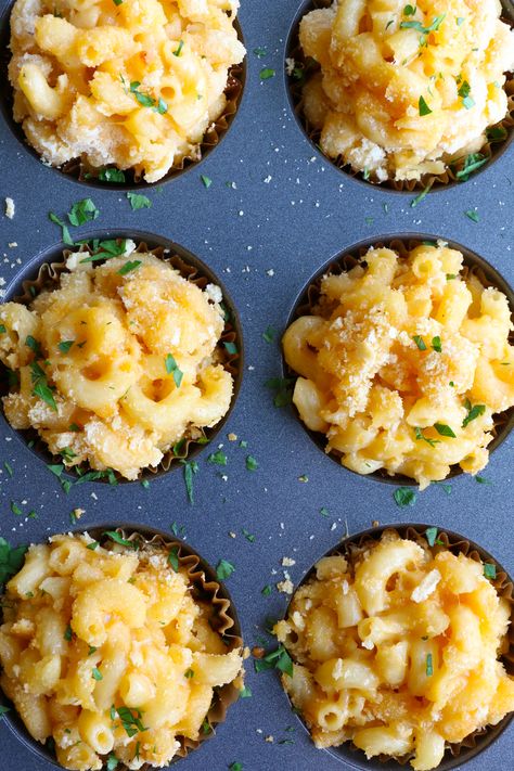 Super Easy Macaroni and Cheese Muffins! Everything you love about macaroni and cheese in muffin form. Cheesy bite sized deliciousness! Leftover Macaroni, Easy Macaroni And Cheese, Mac And Cheese Muffins, Pork Shoulder Recipes, Cheesy Mac And Cheese, Cheese Waffles, Stovetop Mac And Cheese, Easy Macaroni, Making Mac And Cheese