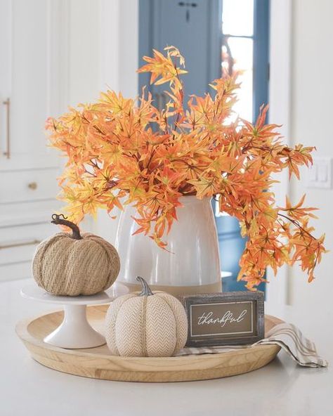 Fall Table Centerpieces, Fall Kitchen Decor, Cozy Fall Decor, Fall Decor Inspiration, Fall Deco, Fall Thanksgiving Decor, Autumn Decorating, Fall Table Decor, Fall Decorating Ideas