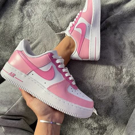 Pink Air Force 1, Flowers Anime, Tenis Air Force, Pink Nike Air, Shoe Goals, Air Force One Shoes, Pink Nike Shoes, Air Force Shoes, Nike Shoes Air Force