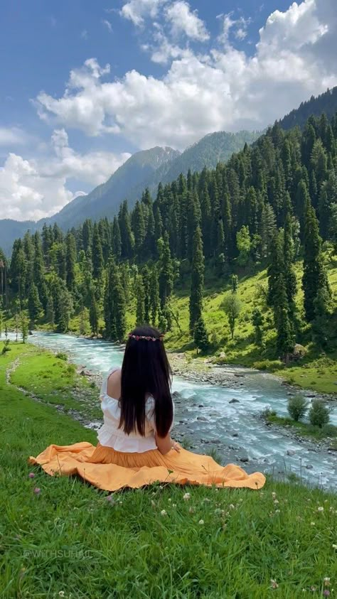 Tropical Moodboard, Kashmir Aesthetic, Trip Poses, Kashmir Travel, Kashmir Photos, Travel Poses, Kashmir Trip, Mountain Photoshoot, Kashmir Tour