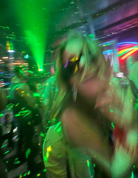 Club party night life sunglasses blurry strobe city aesthetic girl partying disco Dancing At The Club, Club Dancing, Under Your Spell, Clubbing Aesthetic, Dancing Aesthetic, Dance Club, 3 Am, Night Vibes, Teen Life