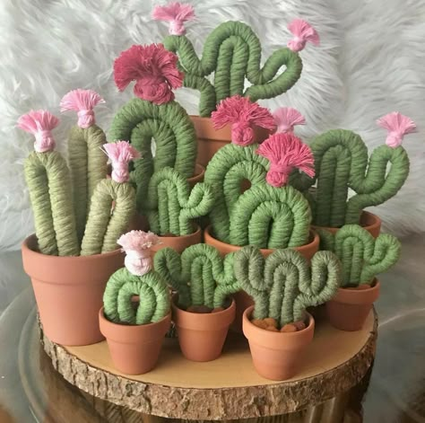 Macrame With Yarn, Icord Ideas, Cactus Macrame, Simpul Makrame, Pola Macrame, Wire Knitting, Mini Macrame, Rope Crafts Diy, Rope Crafts