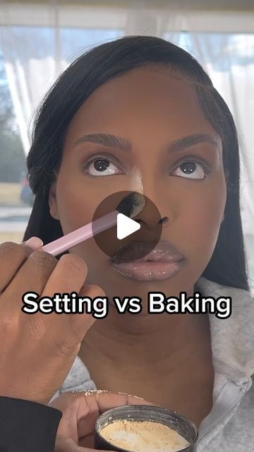 141K views · 13K likes | Darkskinwomen Makeup💄💋 on Instagram: "Setting vs Baking! Did you know they were different?   🎥 @kyahrileymakeup  Setting the face is when you lightly set the concealer areas with powder to prevent creases and movement of concealer. Baking is allowing the powder to sit in certain areas to make that area pop out more!" Where To Put Powder On Face, Baking Makeup Technique, Brown Liquid Lipstick, Face Contouring Makeup, Pop Makeup, Baking Makeup, Makeup You Need, Makeup Face Charts, Powder Contour