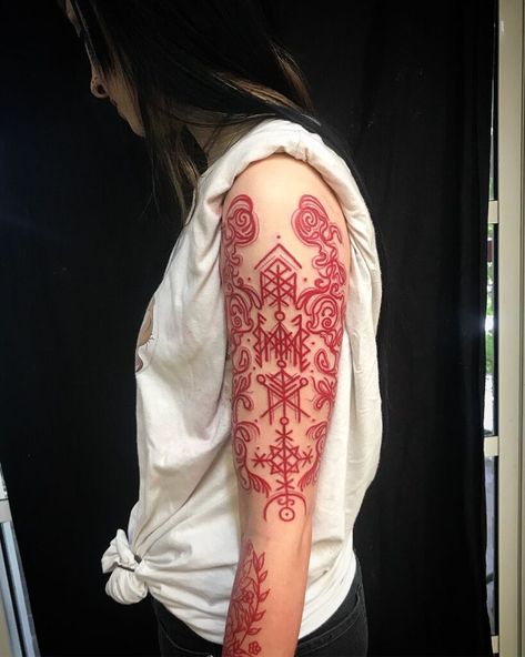 20 Red Sleeve Tattoos That Say Boldness, Energy, And Passion Red Ink Sleeve Tattoo, Small Tattoo Female, All Red Tattoo, Red Tattoo Sleeve, Red Tattoo Men, Red Sleeve Tattoo, Maroon Tattoo, Purple Tattoo, A Small Tattoo