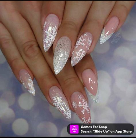 Fancy Christmas Nail Designs, Badass Nails, Painted Snowflakes, Long Gel Nails, Queen Nails, Chrome Nails Designs, Style Nails, Girls Stuff, Snowflake Nails