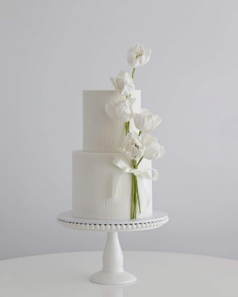 Bow Wedding Cakes, Wedding Cake Simple Elegant, Textured Wedding Cakes, Wedding Cake Fresh Flowers, Tulip Wedding, Wedding Cake Photos, Engagement Cakes, Simple Wedding Cake, White Wedding Cake