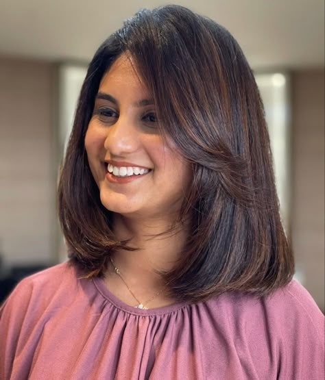 Indian Hair Cuts, Corte Long Bob, Lob Cut, Sleek Short Hair, Long Bob With Bangs, Long Bridal Hair, Hair Styles For Round Faces, Haircuts For Wavy Hair, Shoulder Length Hair Cuts